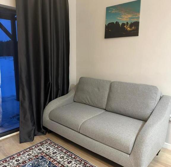 اتاق استاندارد چهار تخته, Atyrau Avenue