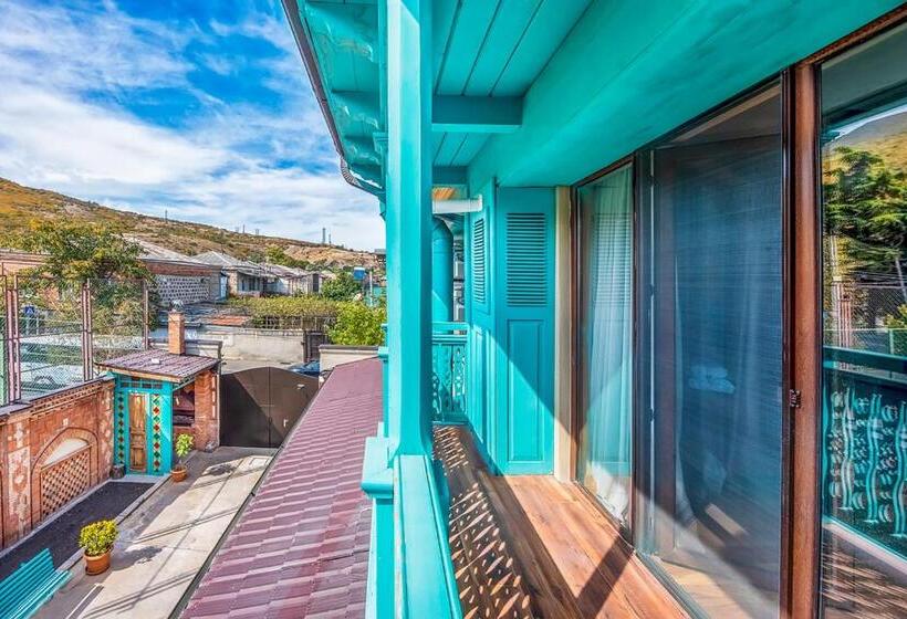 اتاق استاندارد, Dzvel Ubanshi