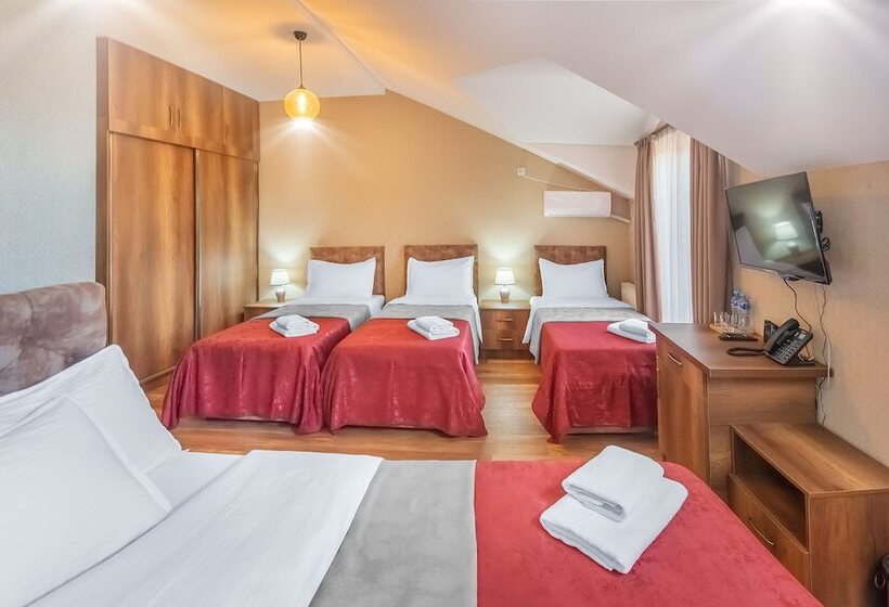 اتاق خانوادگی, Dzvel Ubanshi