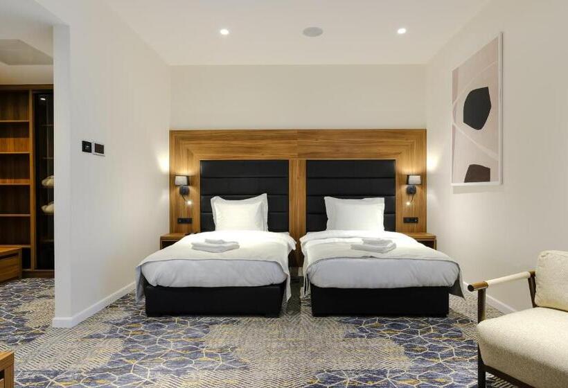 اتاق لوکس, Vema