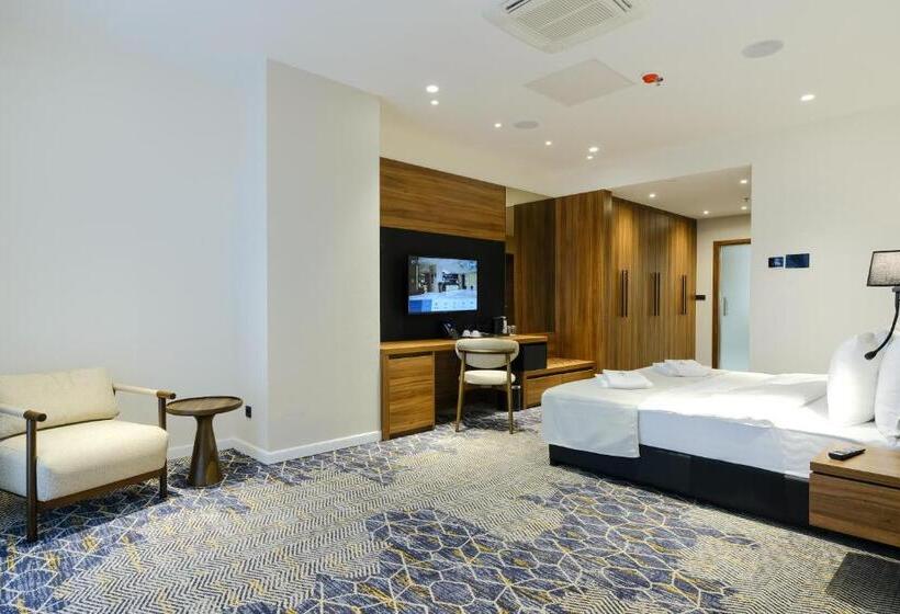 اتاق لوکس سه تخته, Vema