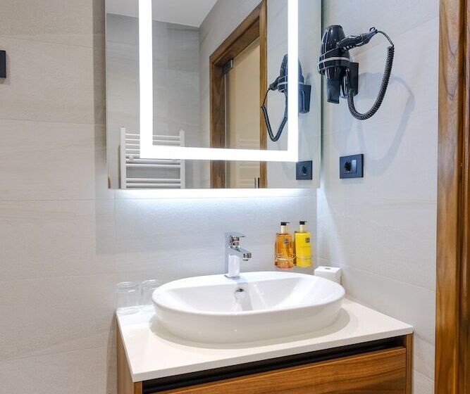 اتاق سوپریور, Vema