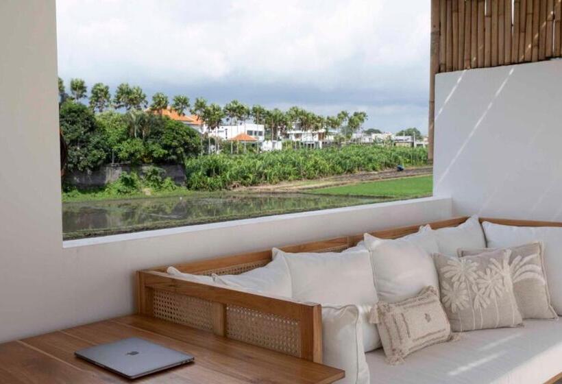 חדר דחוקס עם מיטת קינג, Arti By Umah   Pererenan