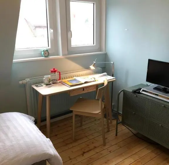 スタンダードルーム, Blaues Zimmer Mit Grossem Balkon & Bad Nur 16 Km Nach Würzburg!
