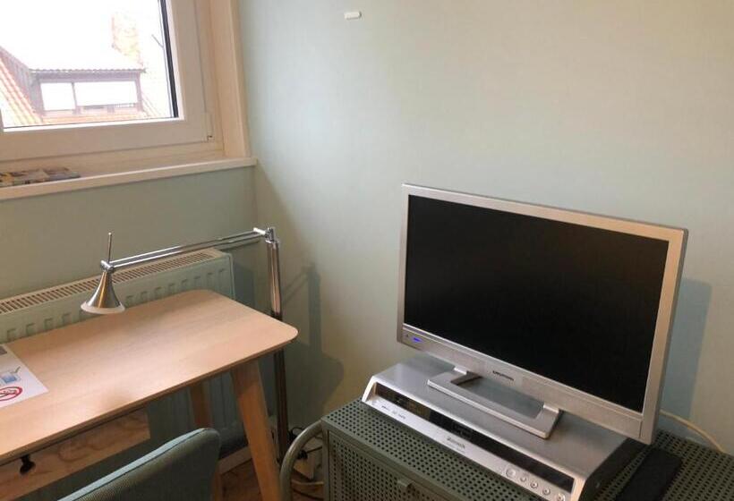 Номер Стандарт, Blaues Zimmer Mit Grossem Balkon & Bad Nur 16 Km Nach Würzburg!