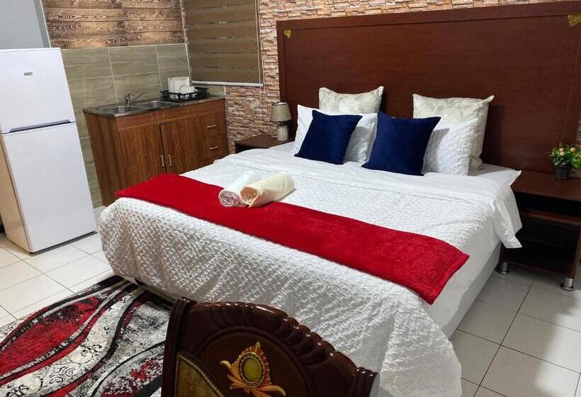 キングサイズベッドのスタンダードルーム, Comrades Oasis Guest House