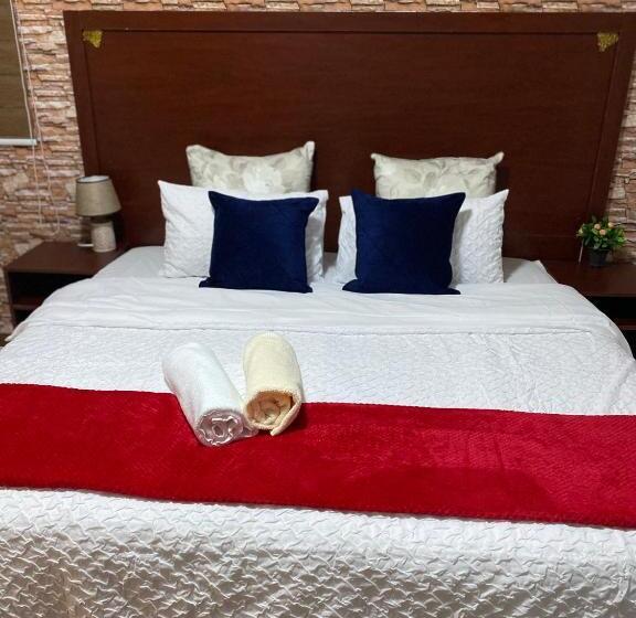 キングサイズベッドのスタンダードルーム, Comrades Oasis Guest House