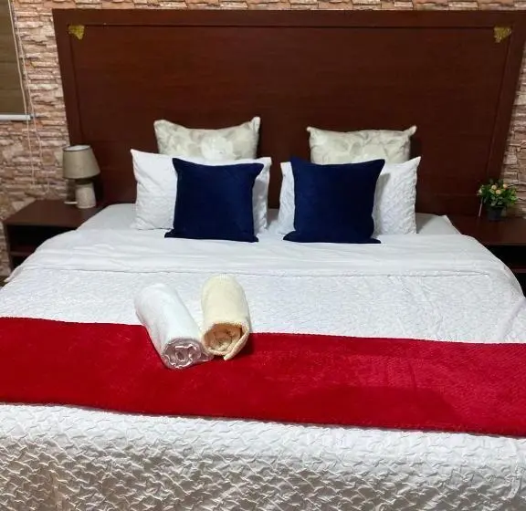 اتاق استاندارد با تخت بزرگ, Comrades Oasis Guest House