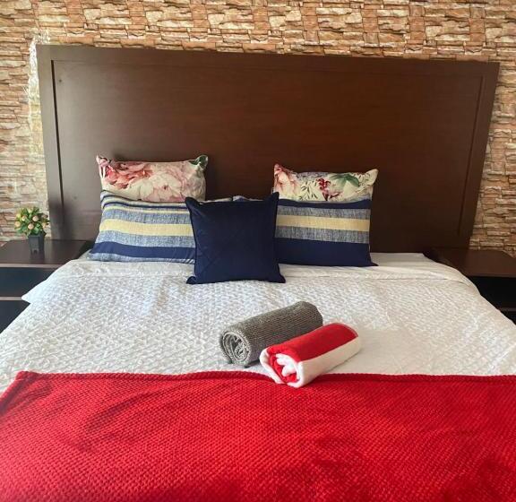 スタンダードルーム, Comrades Oasis Guest House