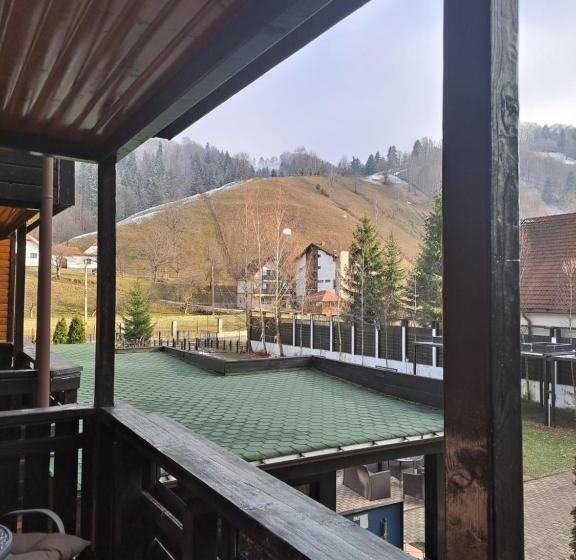 Номер Стандарт, Hillden Lodge &restaurant
