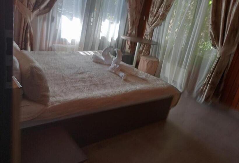 غرفة قياسية رباعية, Hillden Lodge &restaurant