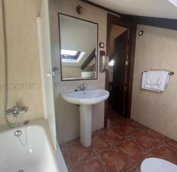 标准三人间, Hostal Corper Navalcarnero