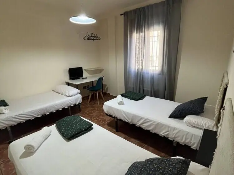 Standard Kolmen Hengen Huone, Hostal Corper Navalcarnero