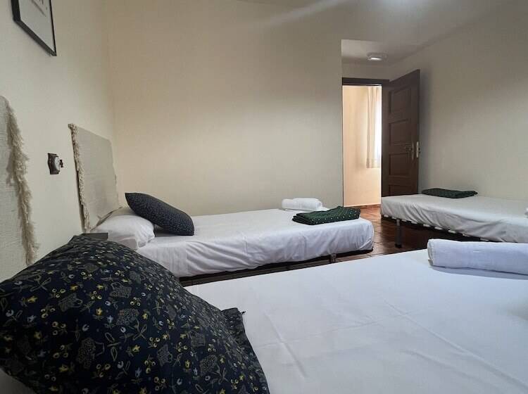 标准三人间, Hostal Corper Navalcarnero