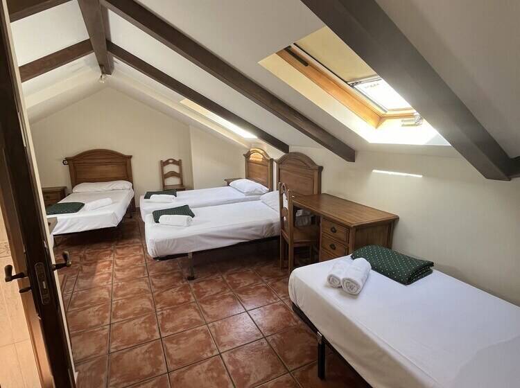 四人标准间, Hostal Corper Navalcarnero