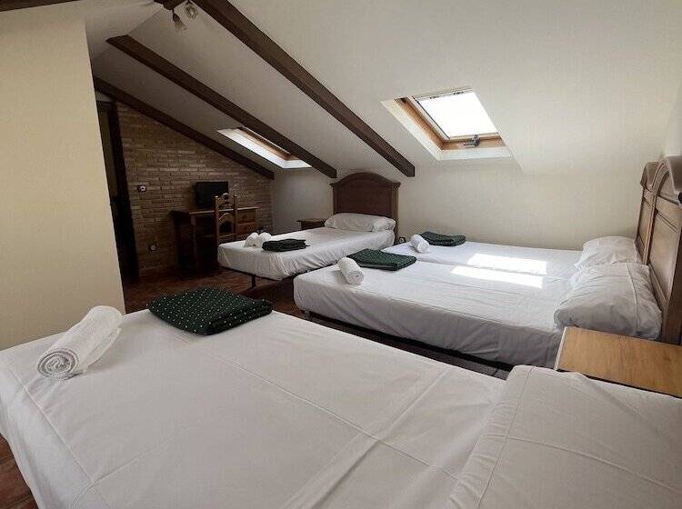 四人标准间, Hostal Corper Navalcarnero