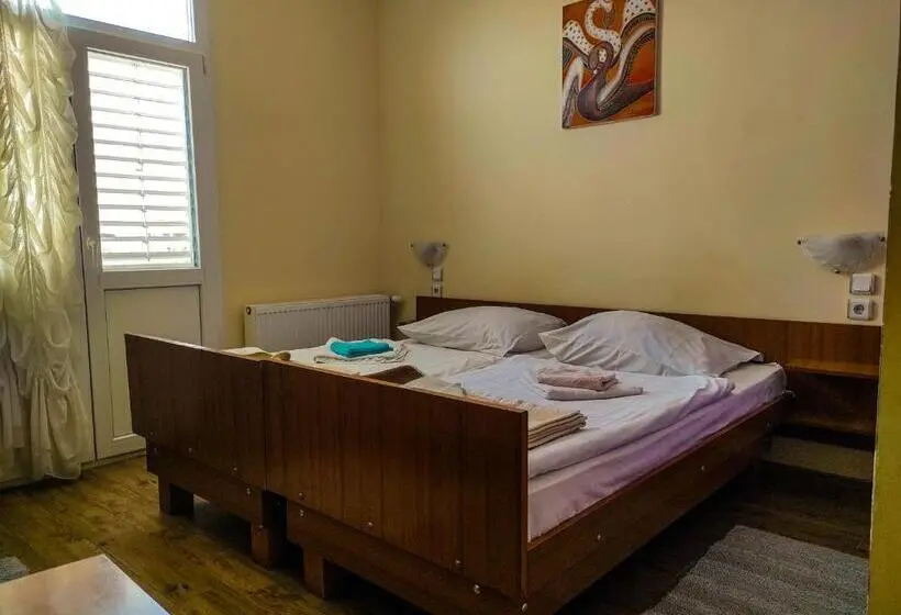اتاق استاندارد سه نفره, Vila Mon Repos