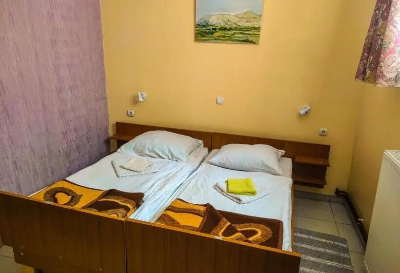 اتاق استاندارد سه نفره, Vila Mon Repos