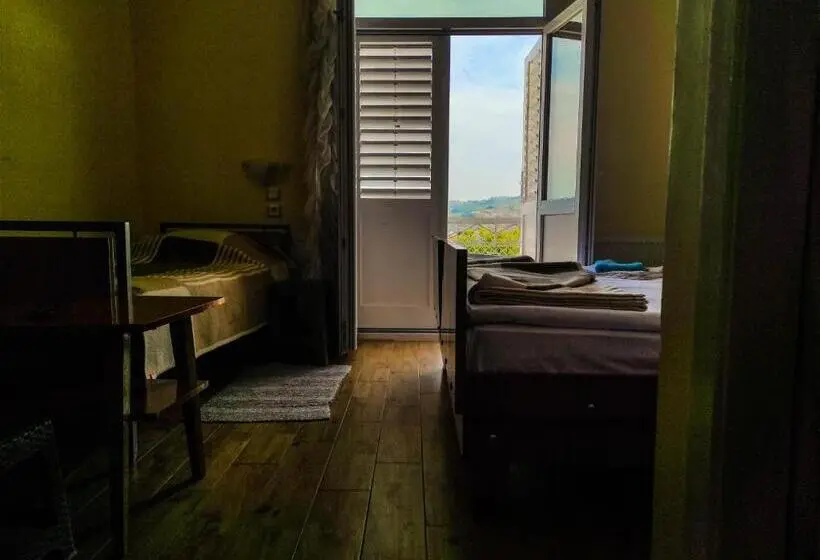 اتاق استاندارد سه نفره, Vila Mon Repos
