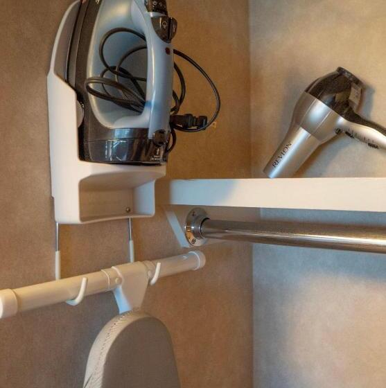 חדר דלוקס עם מיטת קינג, Rapid City Hotel Luxury Private Suites