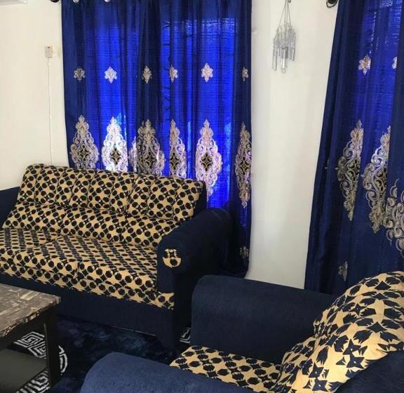 اتاق استاندارد, Cams Hide Away Suite
