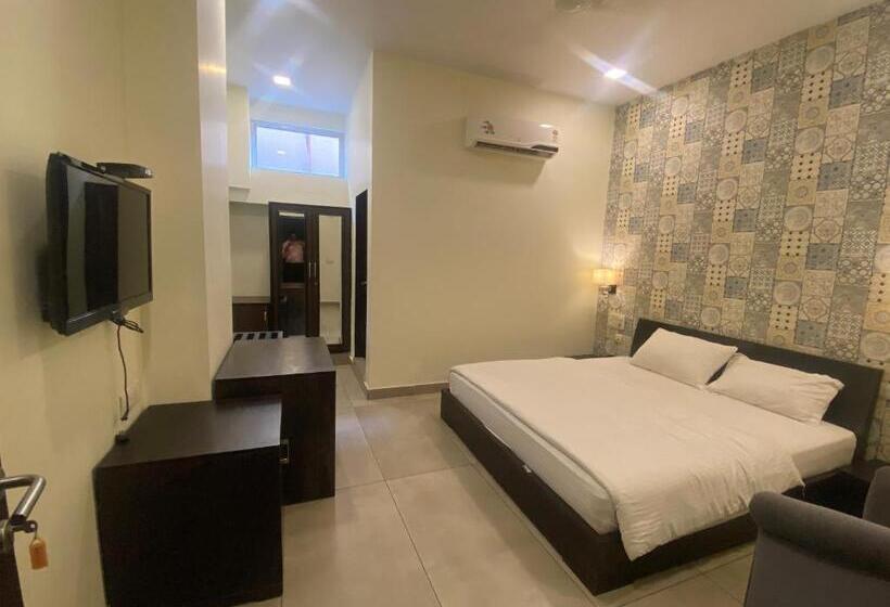 带大床的豪华间, Cedar