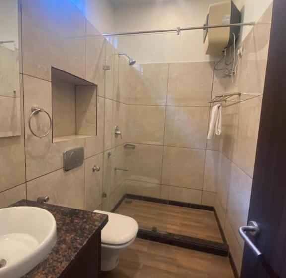 带大床的豪华间, Cedar