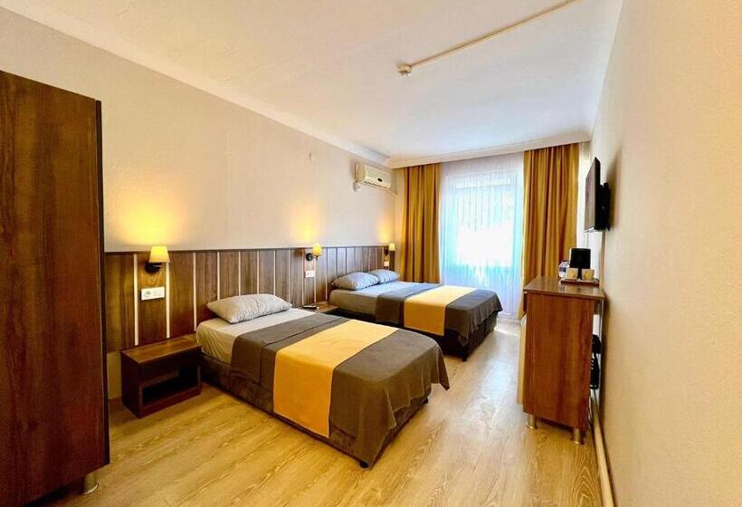 家庭间, Cord Hotel & Resort