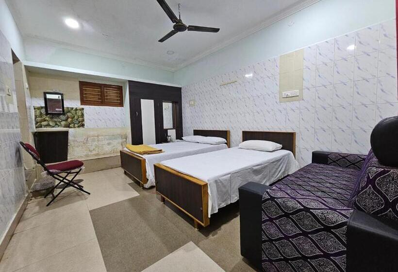 Трехместный Номер Deluxe, Arunachala Guest House