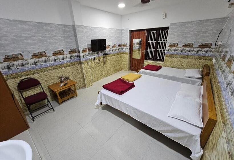标准三人间, Arunachala Guest House