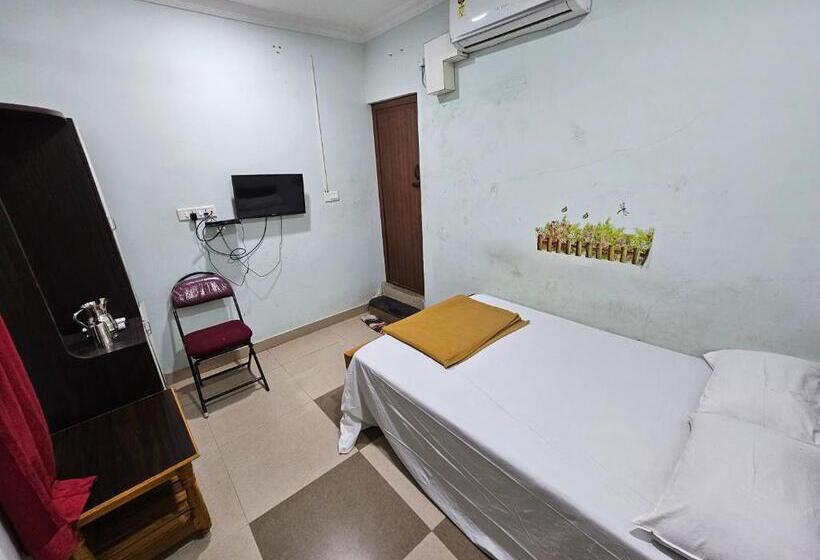 غرفة قياسية فردية, Arunachala Guest House