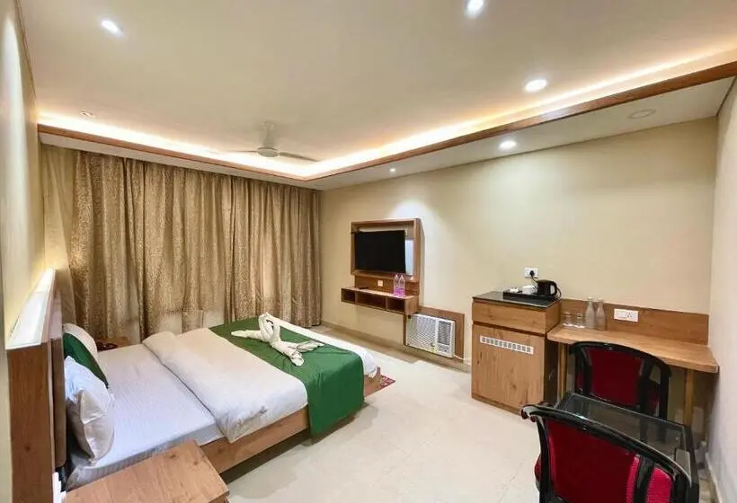 اتاق لوکس, Rockbay ! Puri, Swimming Pool Lift And Parking Facility Near Sea Beach & Temple Breakfast Included