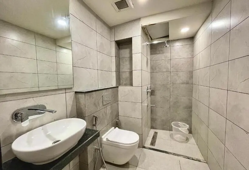 اتاق لوکس, Rockbay ! Puri, Swimming Pool Lift And Parking Facility Near Sea Beach & Temple Breakfast Included