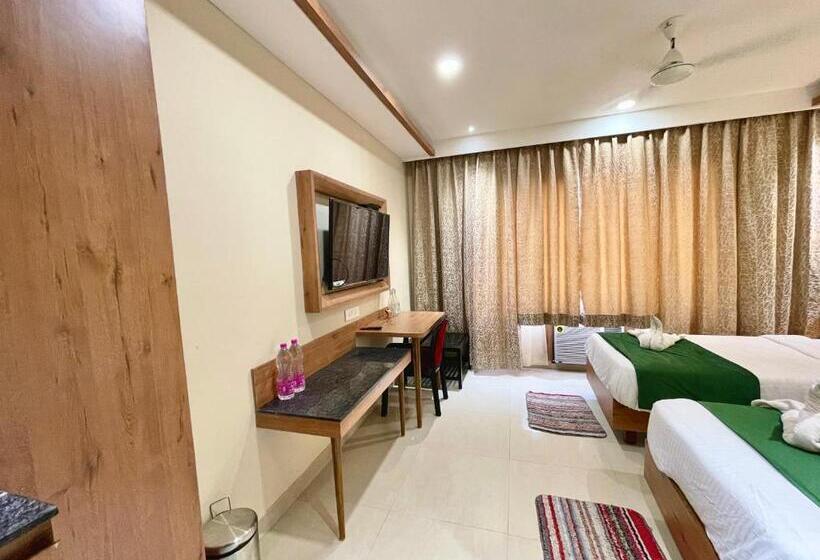 デラックスルーム, Rockbay ! Puri, Swimming Pool Lift And Parking Facility Near Sea Beach & Temple Breakfast Included