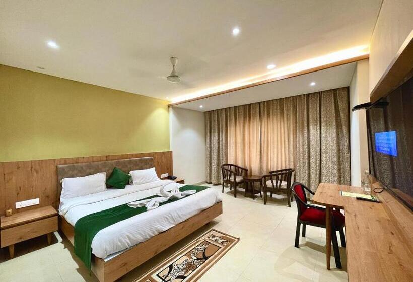 スーペリアールーム, Rockbay ! Puri, Swimming Pool Lift And Parking Facility Near Sea Beach & Temple Breakfast Included