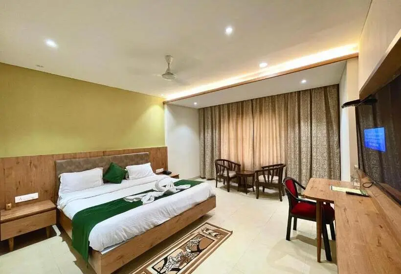 اتاق سوپریور, Rockbay ! Puri, Swimming Pool Lift And Parking Facility Near Sea Beach & Temple Breakfast Included