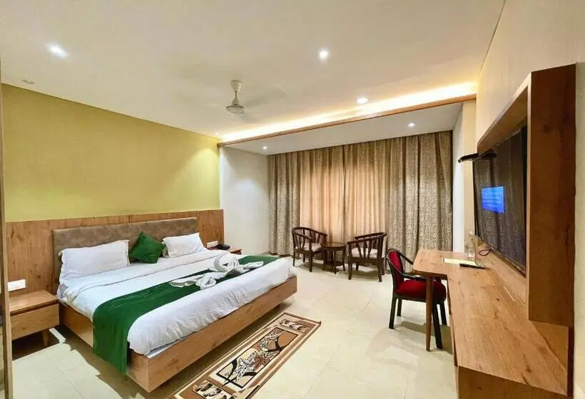 اتاق سوپریور, Rockbay ! Puri, Swimming Pool Lift And Parking Facility Near Sea Beach & Temple Breakfast Included