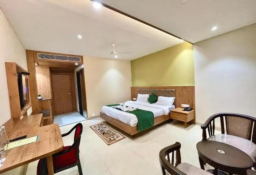 اتاق سوپریور, Rockbay ! Puri, Swimming Pool Lift And Parking Facility Near Sea Beach & Temple Breakfast Included