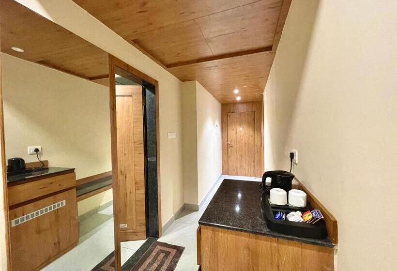 スーペリアールーム, Rockbay ! Puri, Swimming Pool Lift And Parking Facility Near Sea Beach & Temple Breakfast Included