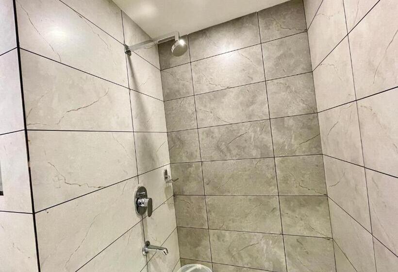 エコノミールーム, Rockbay ! Puri, Swimming Pool Lift And Parking Facility Near Sea Beach & Temple Breakfast Included