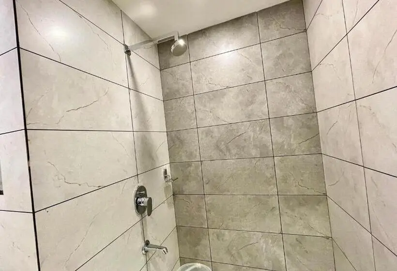 اتاق اکونومی, Rockbay ! Puri, Swimming Pool Lift And Parking Facility Near Sea Beach & Temple Breakfast Included