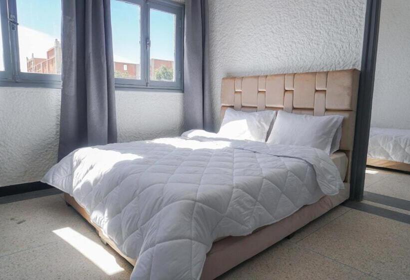 اتاق لوکس, Warda