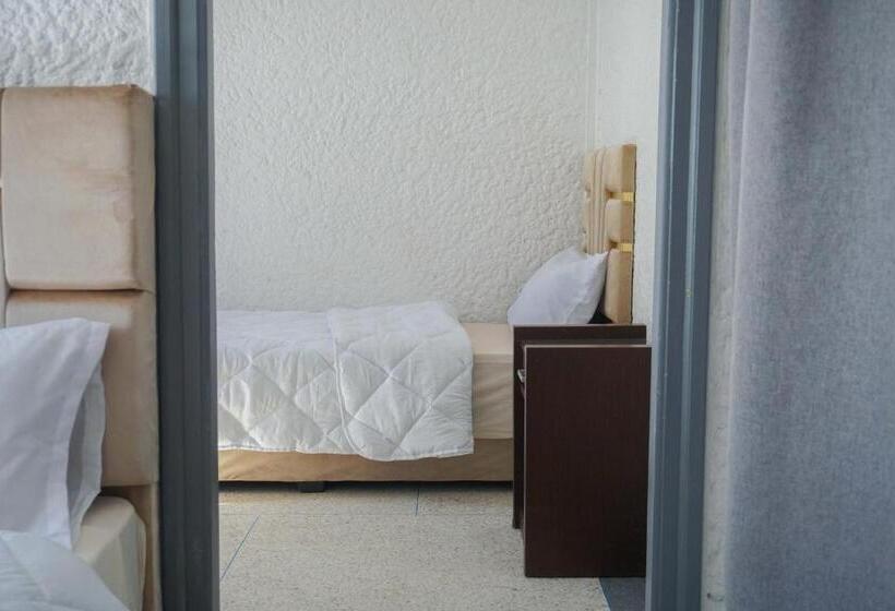 اتاق لوکس, Warda