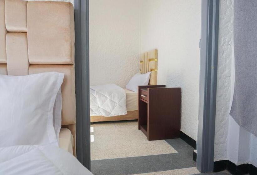 اتاق لوکس, Warda