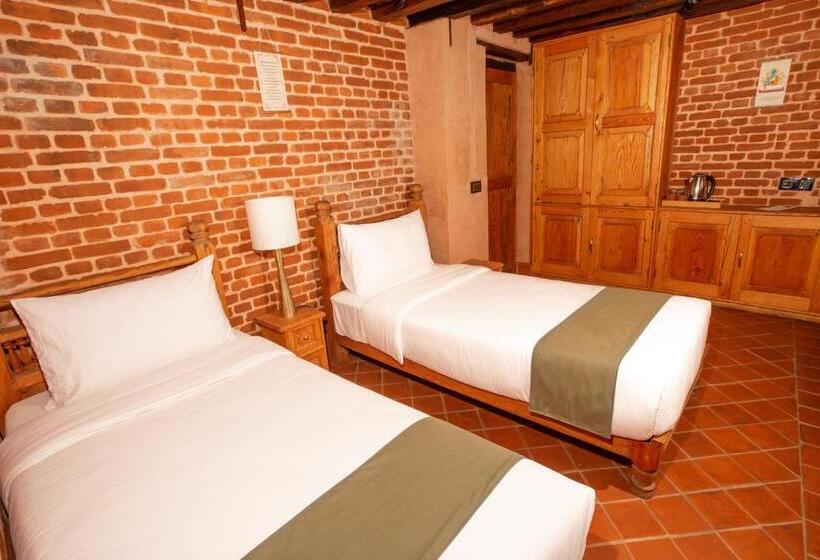 اتاق استاندارد, Manju Baha Hotel School