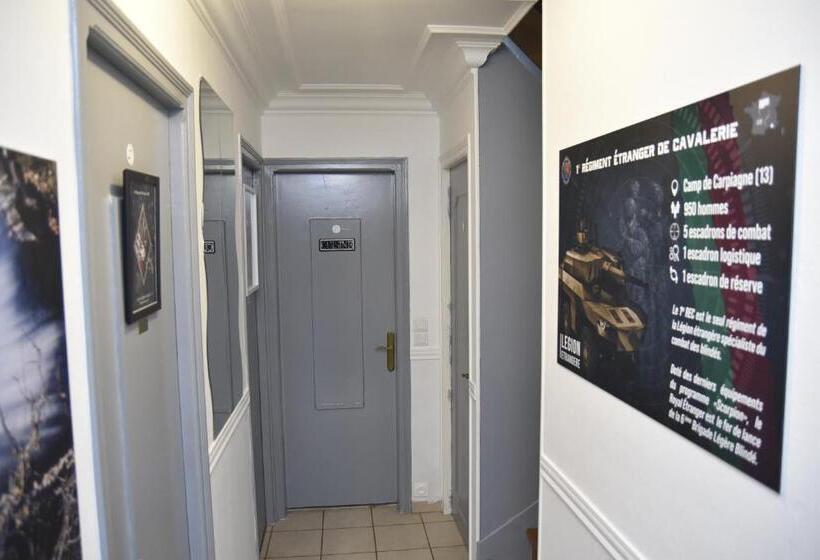 标准间, Chez Mr Le Légionnaire