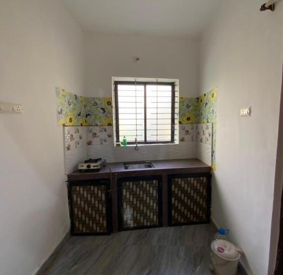 דירת חדר בקומת קרקע, Greendrem