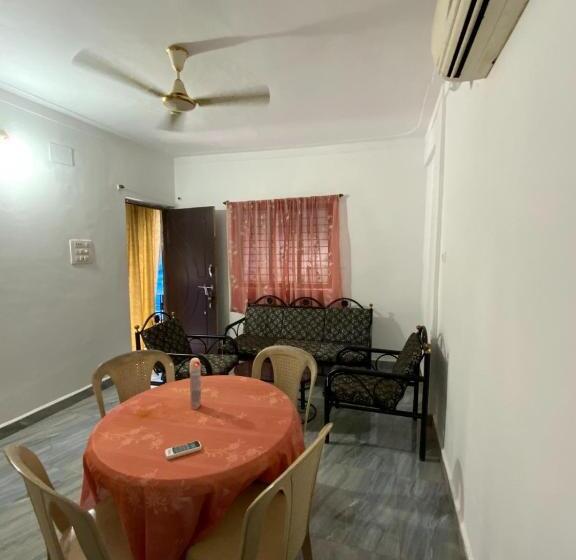 דירת חדר בקומת קרקע, Greendrem