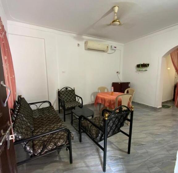 דירת חדר בקומת קרקע, Greendrem