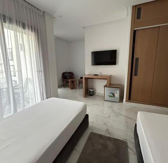 سوئیت جونیور با تراس, Twin Hotel Tanger